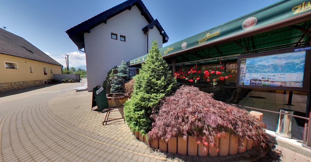 Hotel Flora Bešeňová Exterior foto